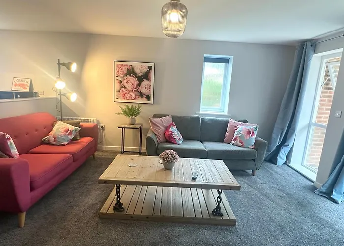 Superb 2 Bed 2 Bathroom Free Parking